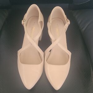 Elegant Beige Chunky Heels. Size 8